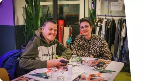 Vrijwilligerswerk jongeren met LVB – samen koffiedrinken in buurthuis
