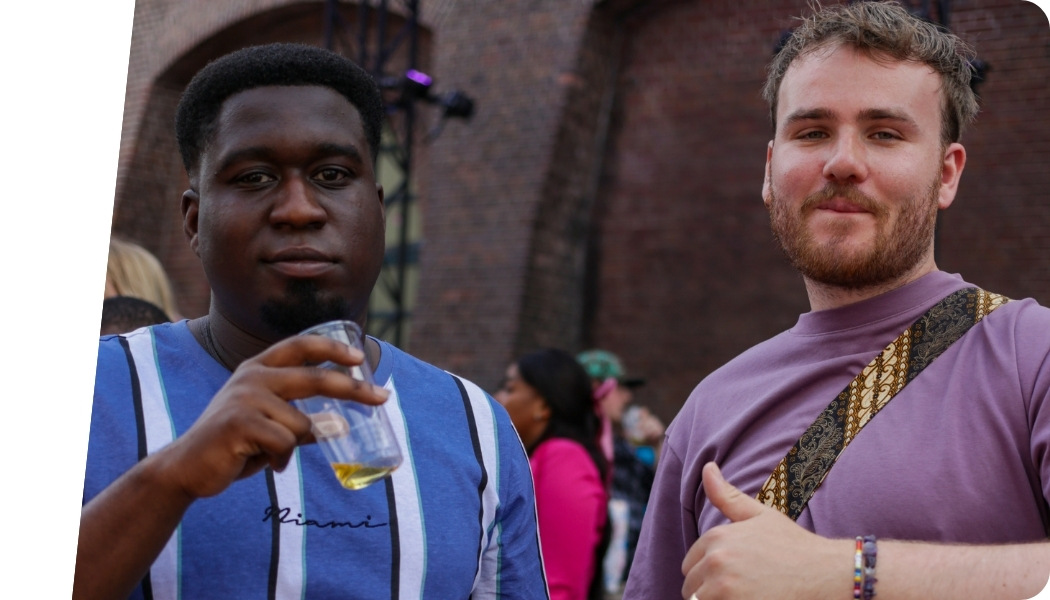 Amsterdamse vrijwilliger deelt ervaring als maatje op maatjesprojectpagina