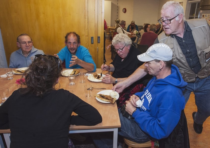 Eten in de Havelaar Toetje wordt geserveerd